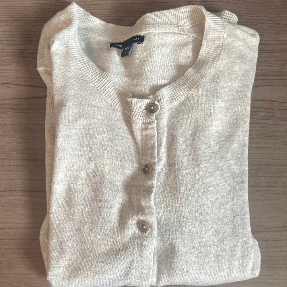 Gap medium light gray button up cardigan